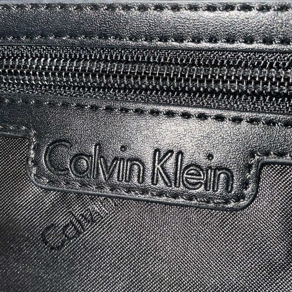 ❤️Calvin Klein Snakeskin Purse - Picture 5 of 5